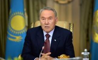 Назарбаев провел консультации по внеочередным парламентским выборам